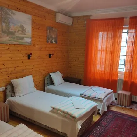 Guest house Sobe Sa Sopstvenim Kupatilom Private Bathroom In Center *