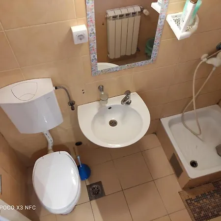 Guest house Sobe Sa Sopstvenim Kupatilom Private Bathroom In Center Novi Sad