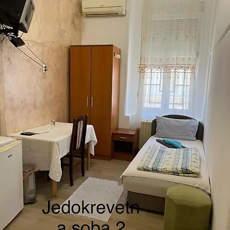 Guest house Sobe Sa Sopstvenim Kupatilom Private Bathroom In Center *