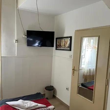 Sobe Sa Sopstvenim Kupatilom Private Bathroom In Center Guest house Novi Sad