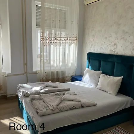 Guest house Sobe Sa Sopstvenim Kupatilom Private Bathroom In Center Novi Sad