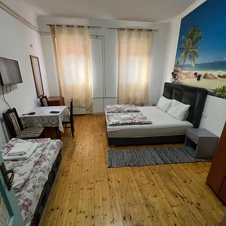 Guest house Sobe Sa Sopstvenim Kupatilom Private Bathroom In Center *