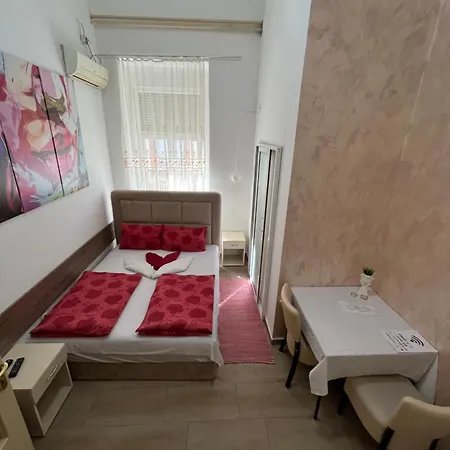 Sobe Sa Sopstvenim Kupatilom Private Bathroom In Center Guest house *