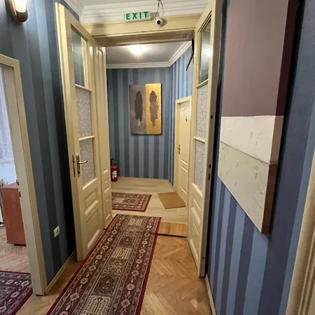 Sobe Sa Sopstvenim Kupatilom Private Bathroom In Center *