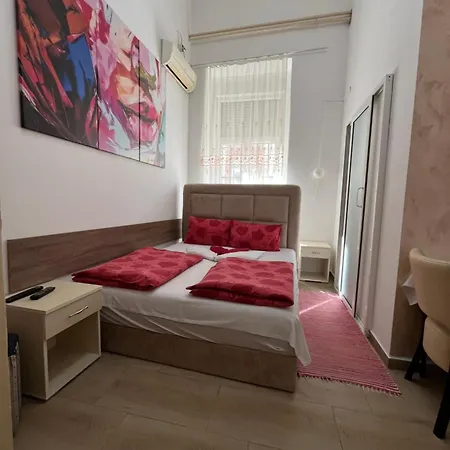 Sobe Sa Sopstvenim Kupatilom Private Bathroom In Center Novi Sad