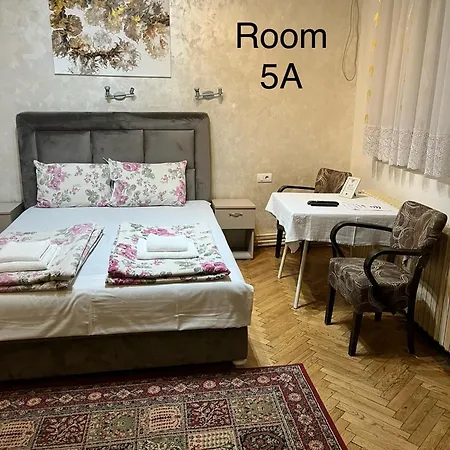 Sobe Sa Sopstvenim Kupatilom Private Bathroom In Center Novi Sad