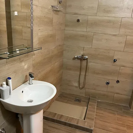 Sobe Sa Sopstvenim Kupatilom Private Bathroom In Center Novi Sad