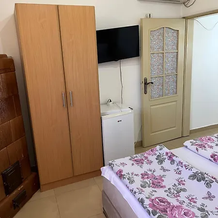 Guest house Sobe Sa Sopstvenim Kupatilom Private Bathroom In Center *